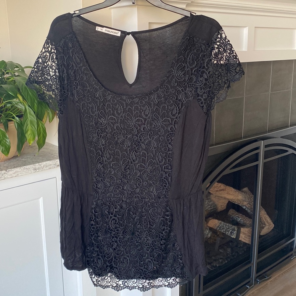 Pretty Short-Sleeved Blouse